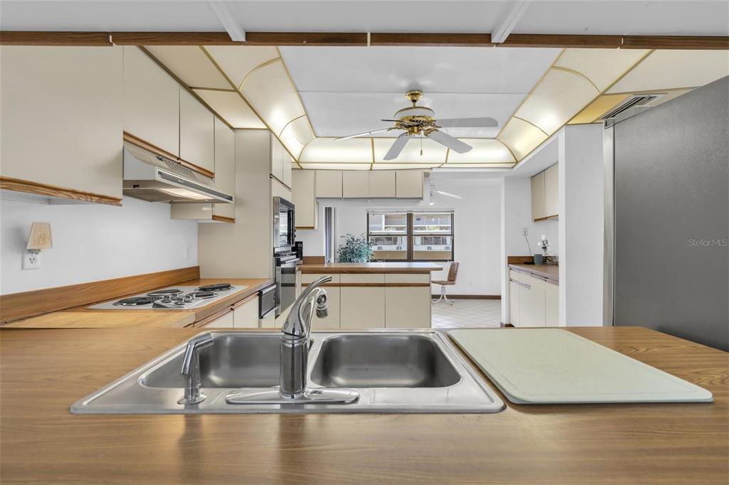 St Pete Beach, Florida, 33706, United States, 2 Bedrooms Bedrooms, ,2 BathroomsBathrooms,Residential,For Sale,1889983