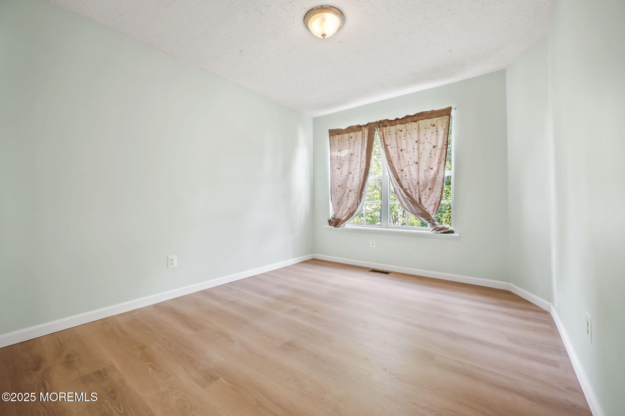 Marlboro, New Jersey, 07746, United States, 4 Bedrooms Bedrooms, ,3 BathroomsBathrooms,Residential,For Sale,1975668