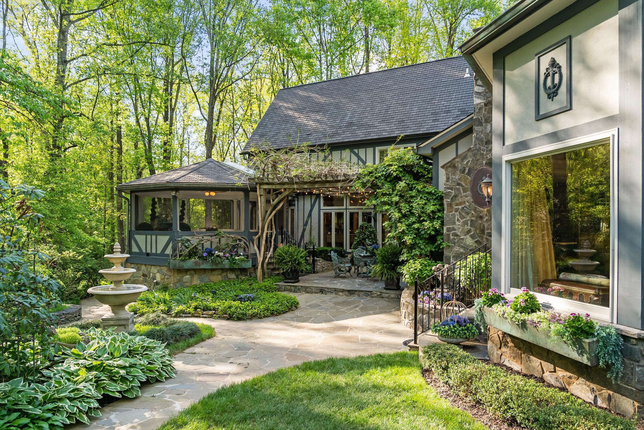  10205 Cedar Pond Drive, Vienna, VA, 22182 - 物件實景