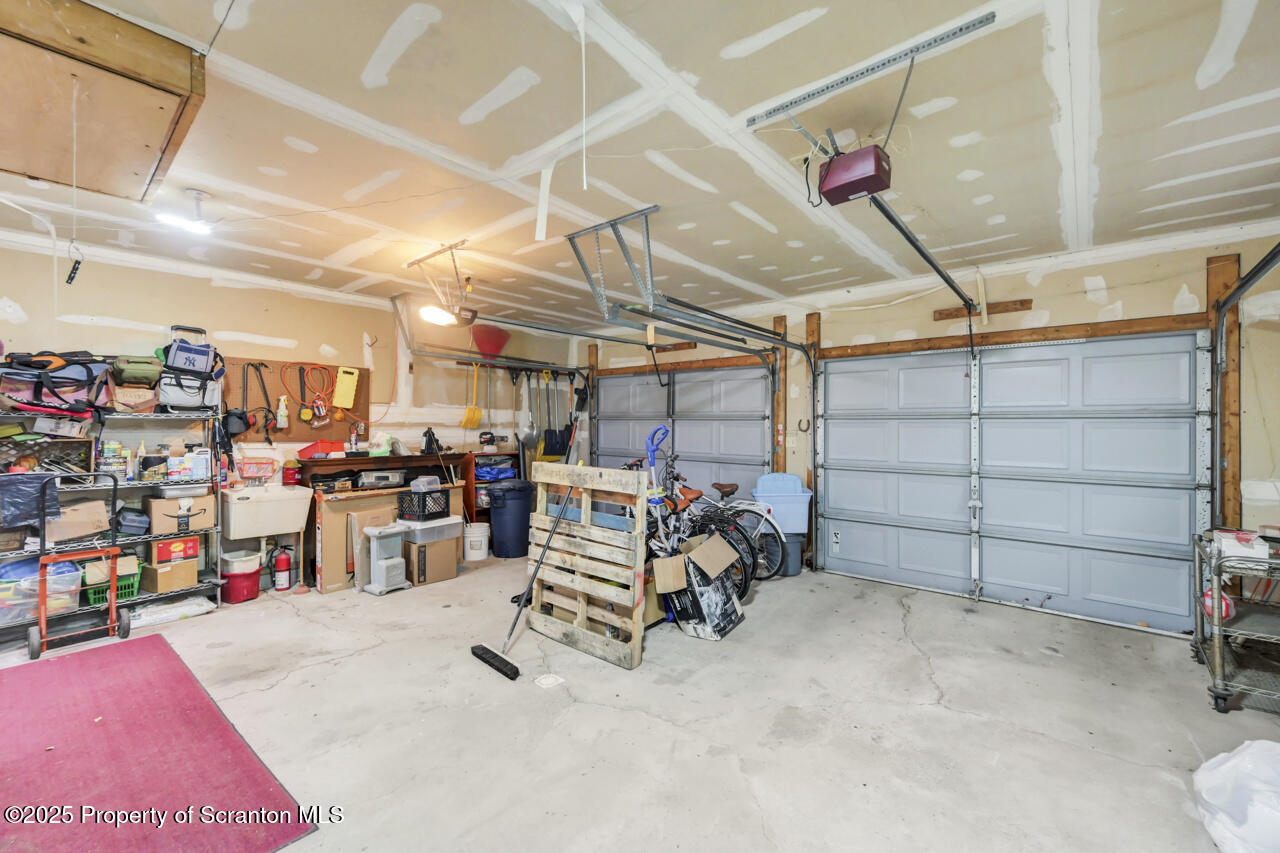 Moscow, Pennsylvania, 18444, United States, 4 Bedrooms Bedrooms, ,3 BathroomsBathrooms,Residential,For Sale,1999733