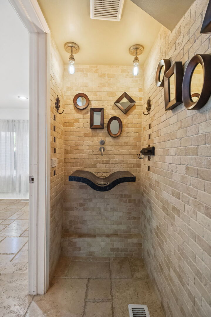 Evanston, Illinois, 60202, United States, 3 Bedrooms Bedrooms, ,3 BathroomsBathrooms,Residential,For Sale,1947564