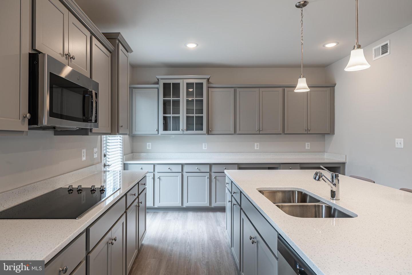 Alexandria, Virginia, 22306, United States, 3 Bedrooms Bedrooms, ,5 BathroomsBathrooms,Residential,For Sale,1913376