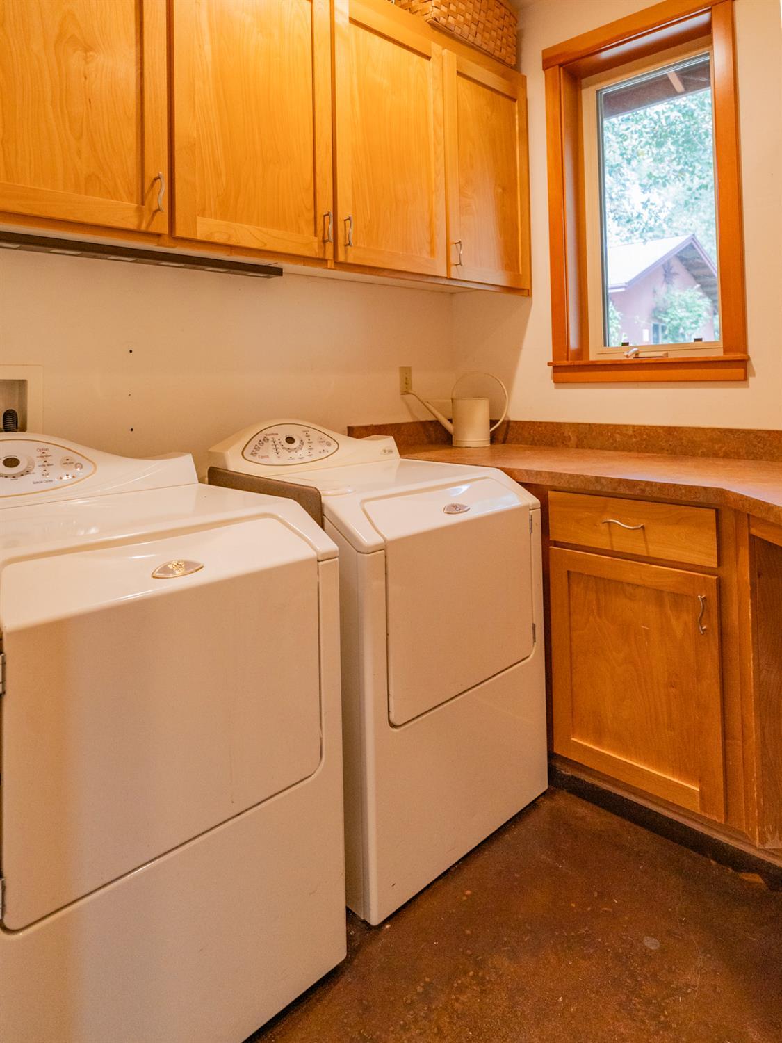 Nevada City, California, 95959, United States, 3 Bedrooms Bedrooms, ,3 BathroomsBathrooms,Residential,For Sale,1987910