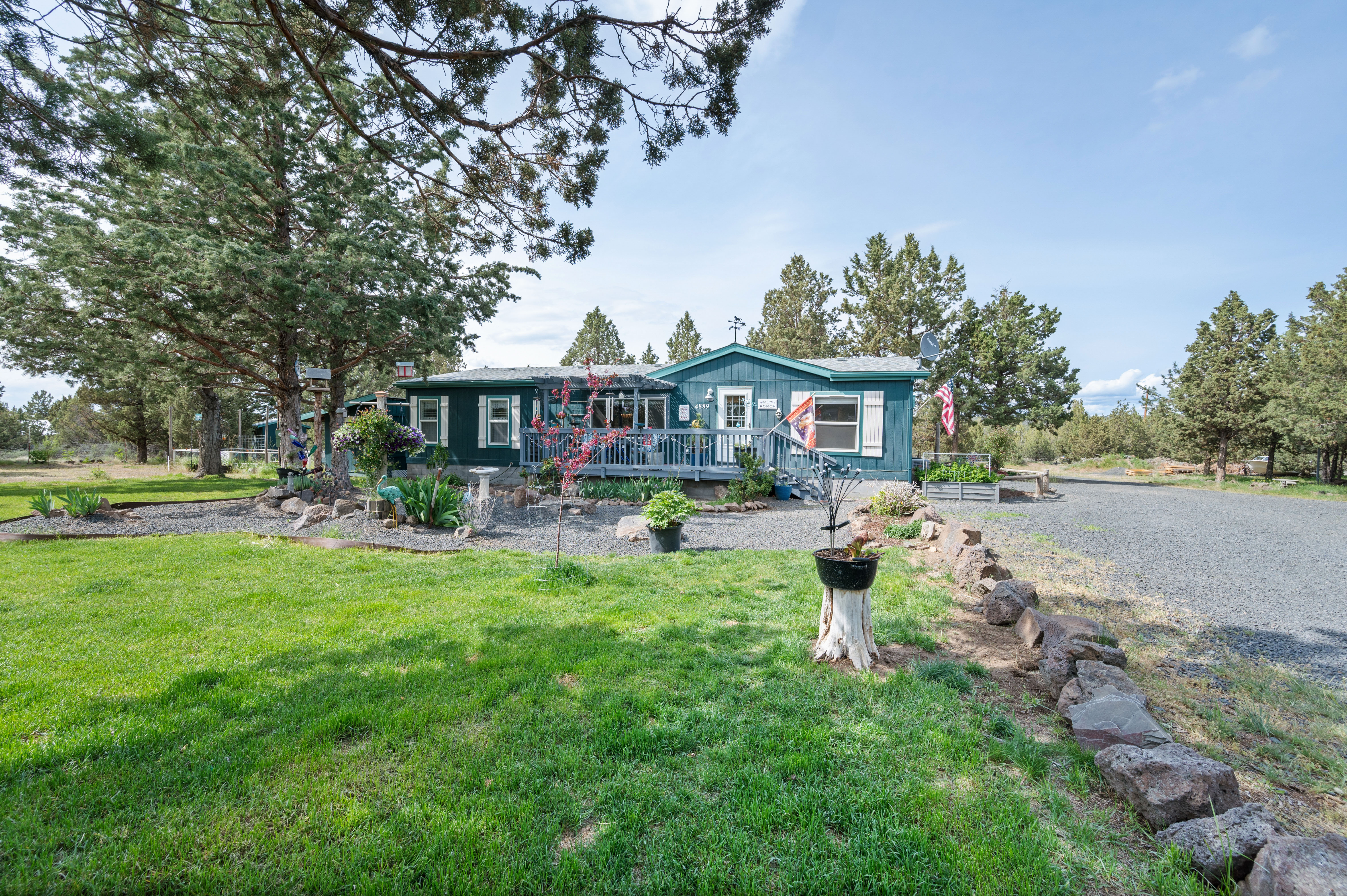 Prineville, Oregon, 97754, United States, 3 Bedrooms Bedrooms, ,2 BathroomsBathrooms,Residential,For Sale,1821437