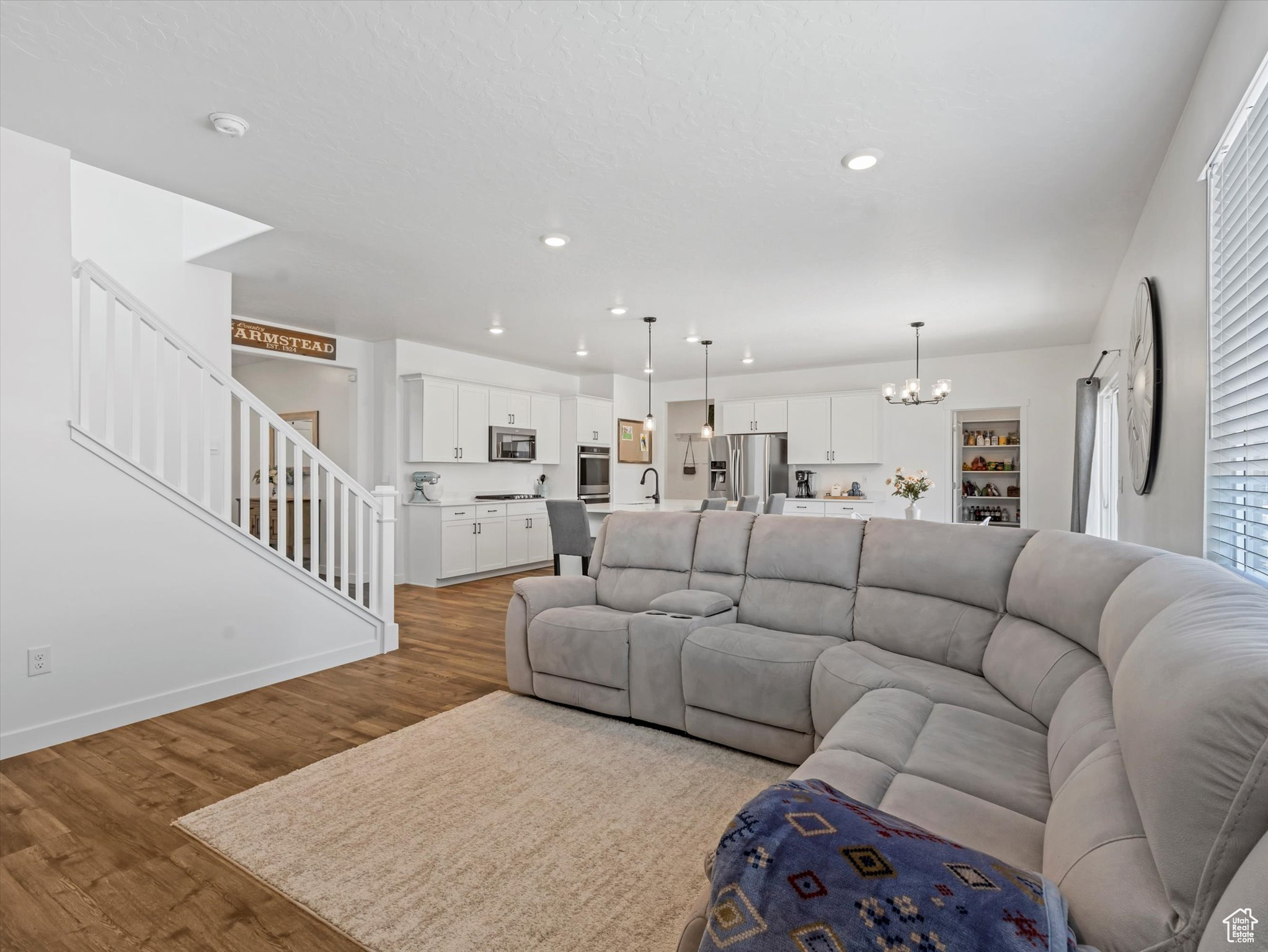 Syracuse, Utah, 84075, United States, 4 Bedrooms Bedrooms, ,3 BathroomsBathrooms,Residential,For Sale,1907244