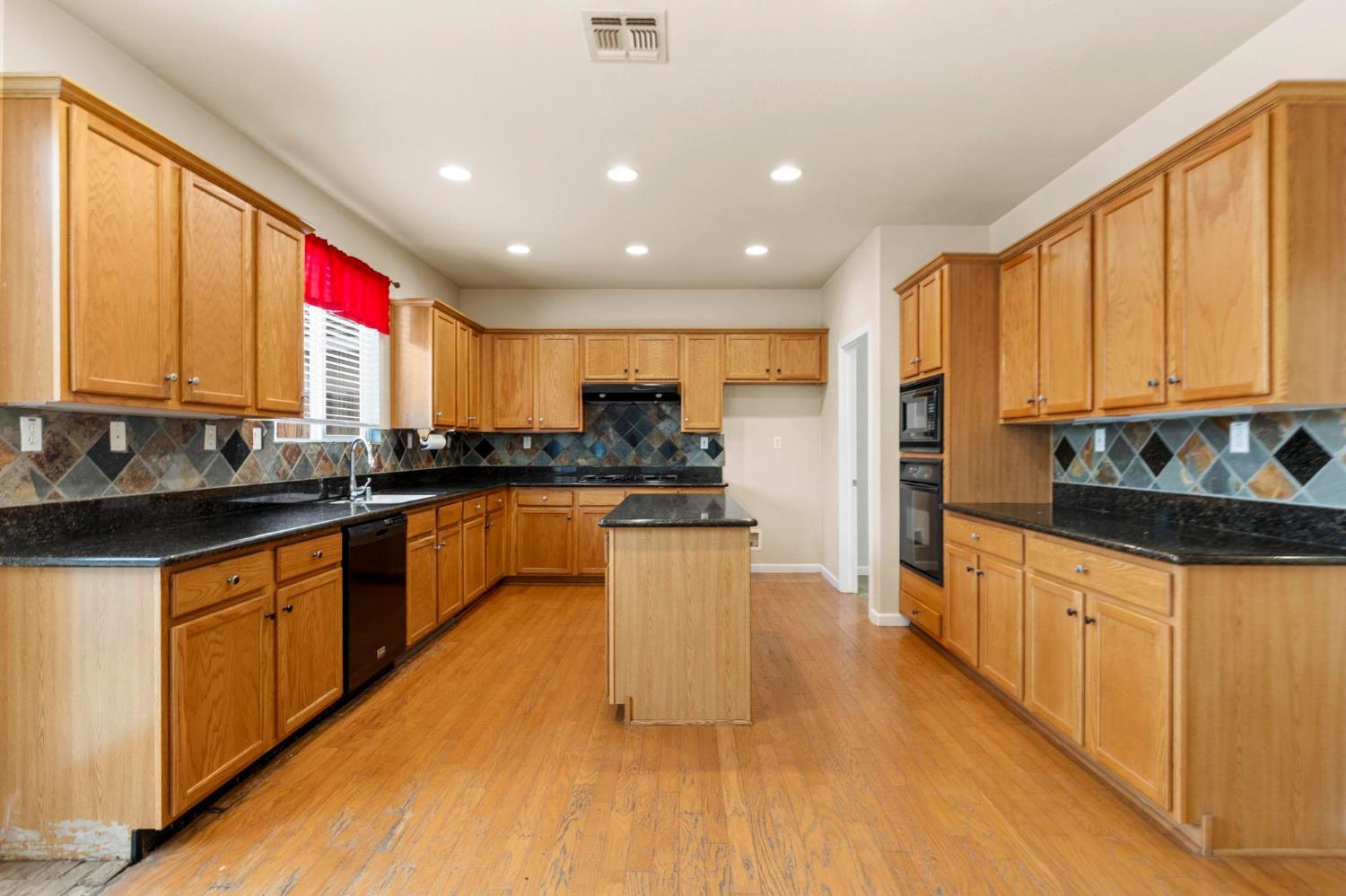 Roseville, California, 95747, United States, 3 Bedrooms Bedrooms, ,3 BathroomsBathrooms,Residential,For Sale,2000136