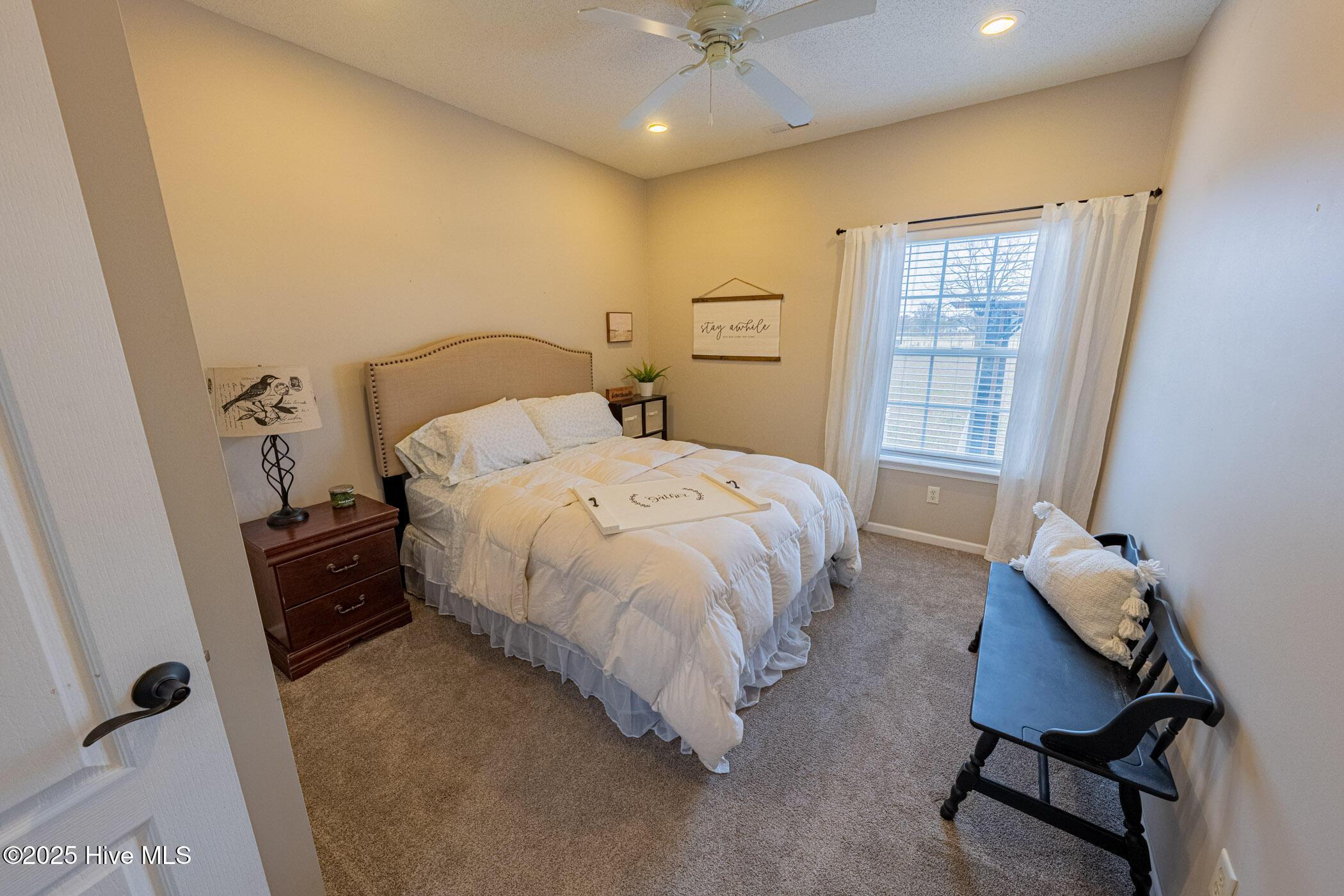 Moyock, North Carolina, 27958, United States, 6 Bedrooms Bedrooms, ,3 BathroomsBathrooms,Residential,For Sale,1997341