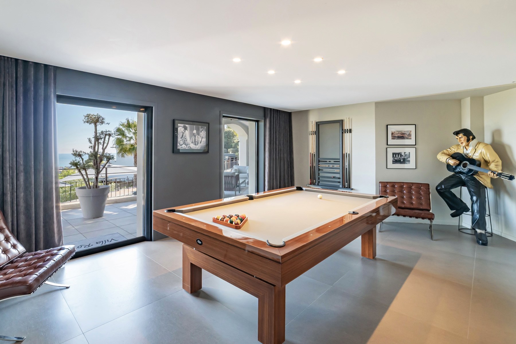  Hills of Cagnes-sur-Mer, luxury renovated sea view villa in a private estate ne… - 物件實景
