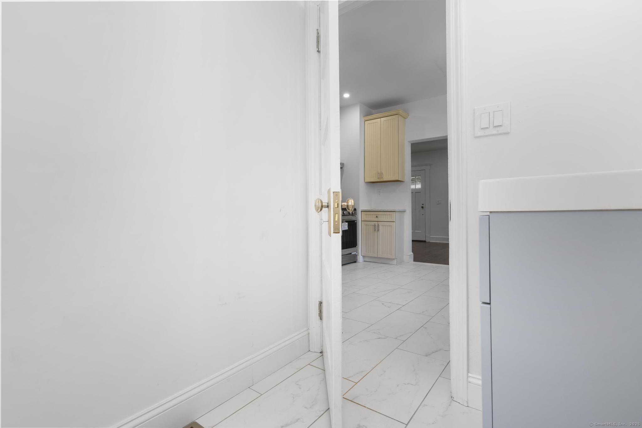 Milford, Connecticut, 06460, United States, 3 Bedrooms Bedrooms, ,3 BathroomsBathrooms,Residential,For Sale,1924915