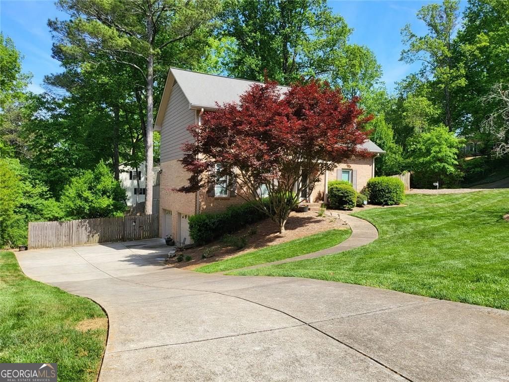 Roswell, Georgia, 30075, United States, 4 Bedrooms Bedrooms, ,3 BathroomsBathrooms,Residential,For Sale,2041114
