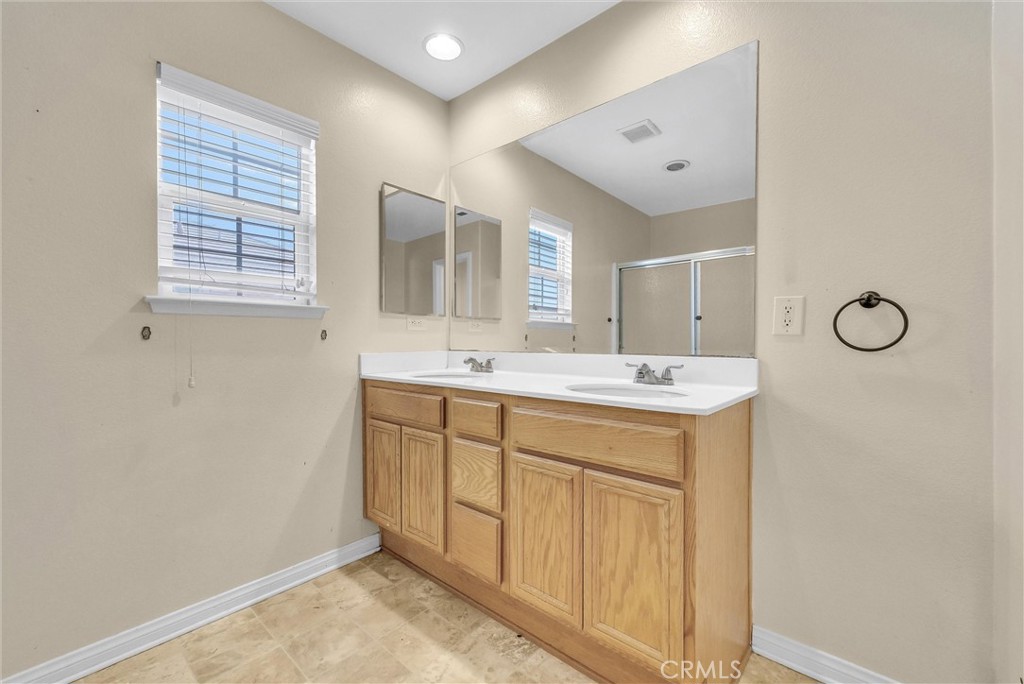 Riverside, California, 92501, United States, 3 Bedrooms Bedrooms, ,3 BathroomsBathrooms,Residential,For Sale,1895541