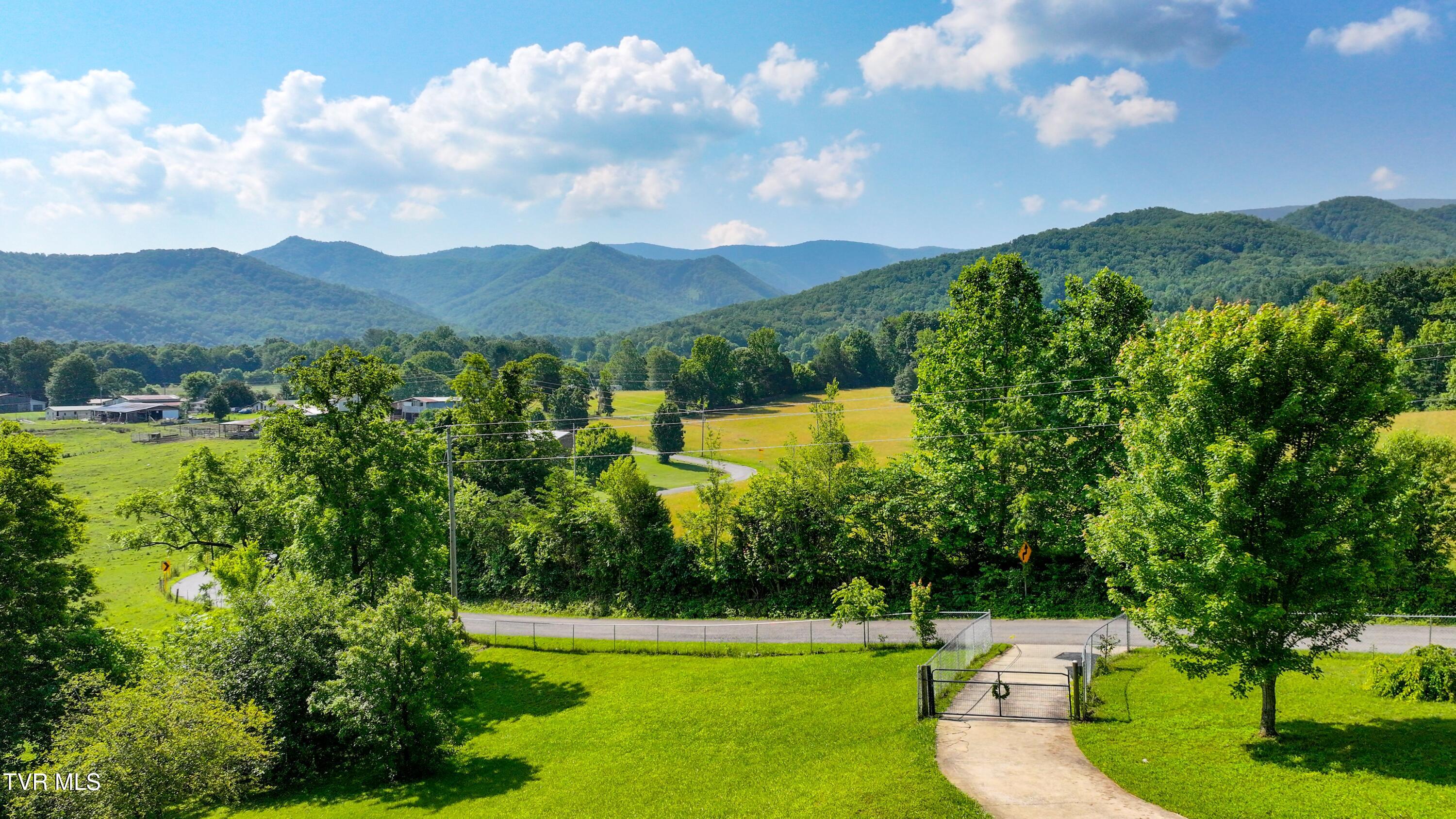 Chuckey, Tennessee, 37641, United States, 3 Bedrooms Bedrooms, ,2 BathroomsBathrooms,Residential,For Sale,1872161
