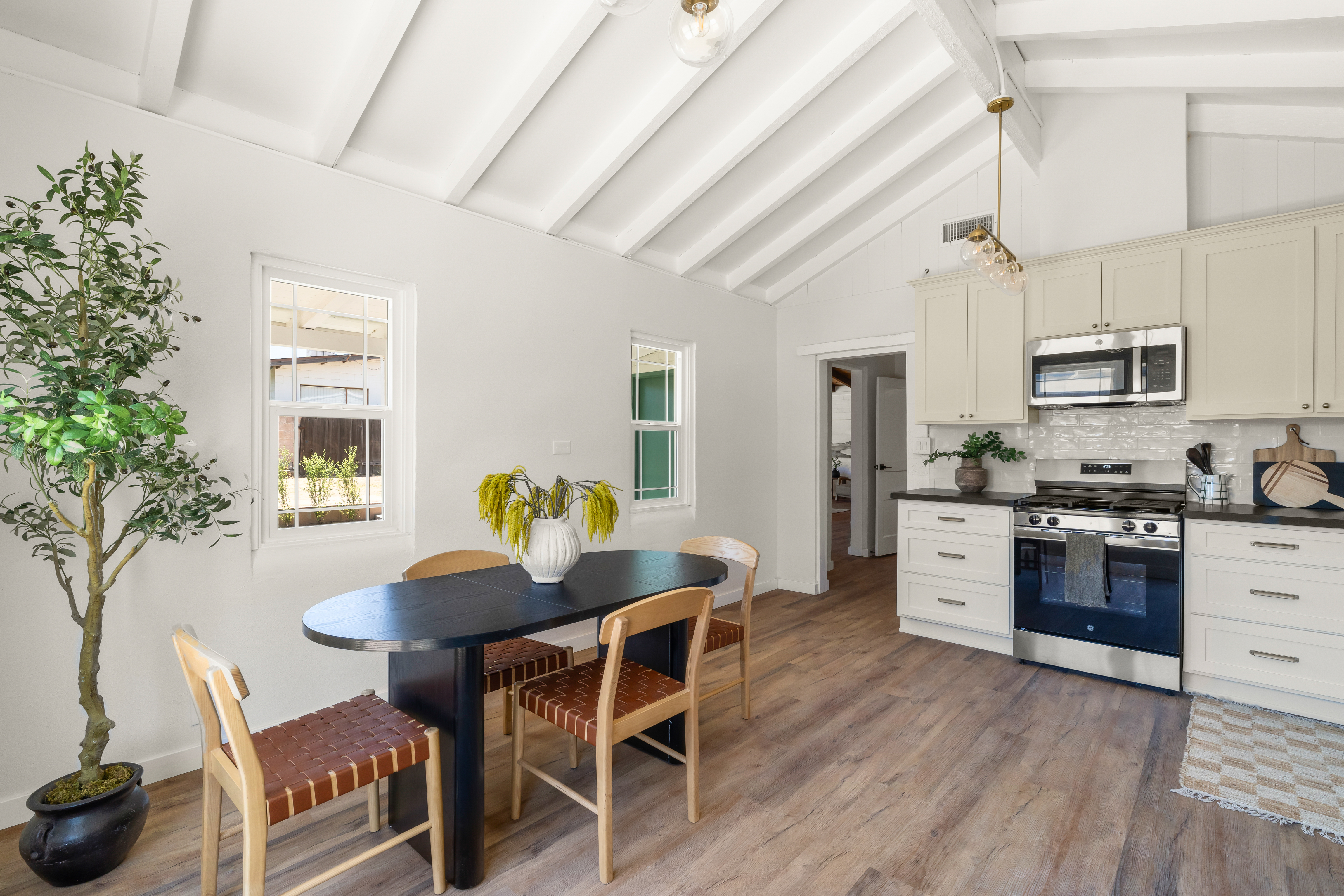  790 South Saticoy Avenue, Ventura, CA 93004 - 物件實景