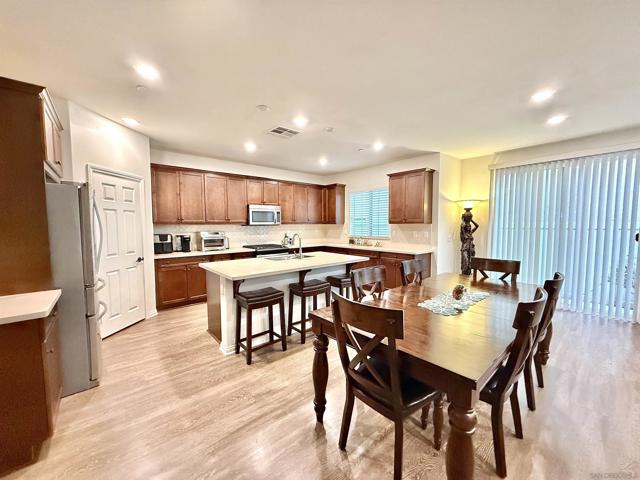 El Cajon, California, 92020, United States, 3 Bedrooms Bedrooms, ,3 BathroomsBathrooms,Residential,For Sale,2007807