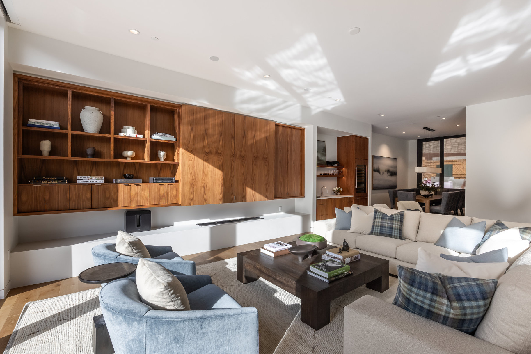  Furnished 5-bedroom Penthouse at Founder