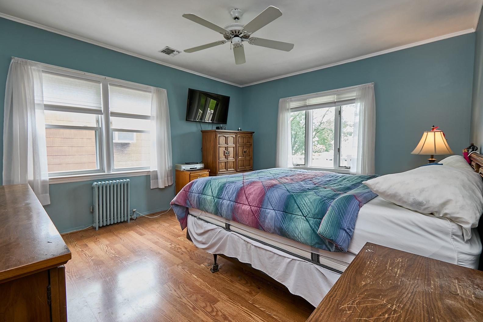 Merrick, New York, 11566, United States, 4 Bedrooms Bedrooms, ,2 BathroomsBathrooms,Residential,For Sale,1923596