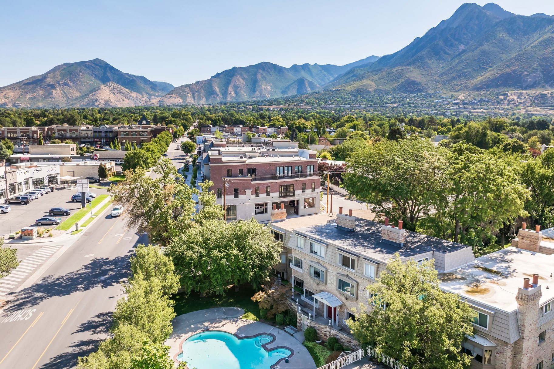  Light-Filled, Remodeled Living in the Heart of Holladay - 物件實景