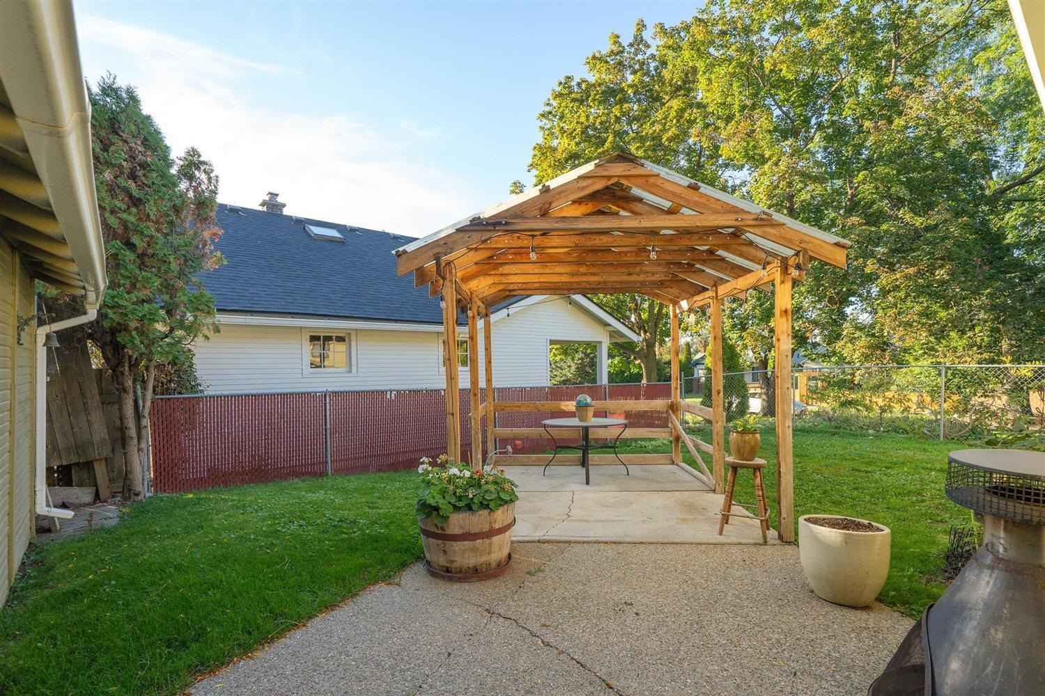 Spokane, Washington, 99203, United States, 3 Bedrooms Bedrooms, ,2 BathroomsBathrooms,Residential,For Sale,2001834