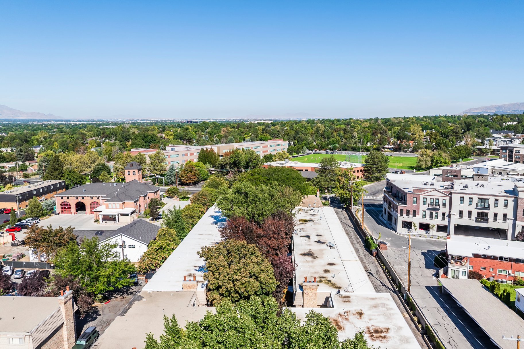  Light-Filled, Remodeled Living in the Heart of Holladay - 物件實景