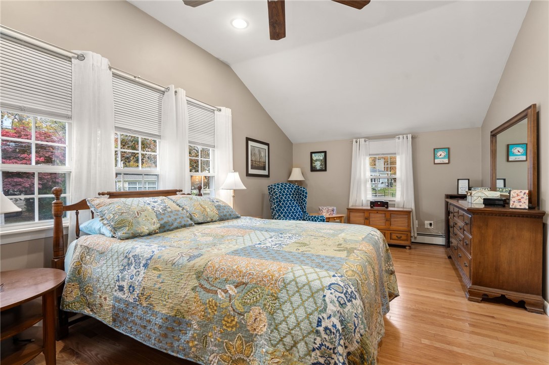 North Kingstown, Rhode Island, 02852, United States, 4 Bedrooms Bedrooms, ,2 BathroomsBathrooms,Residential,For Sale,1987787