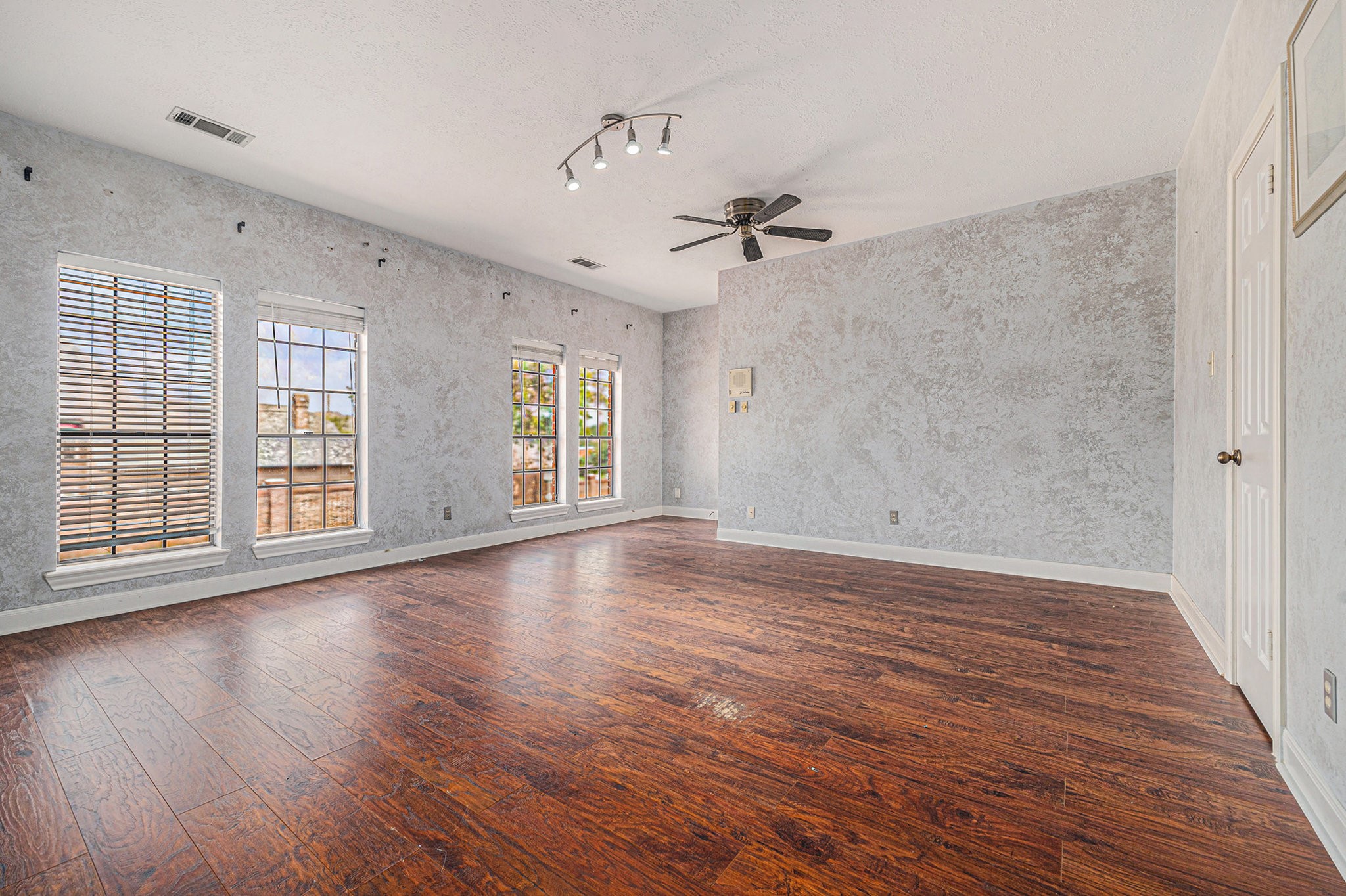 Spring, Texas, 77379, United States, 5 Bedrooms Bedrooms, ,8 BathroomsBathrooms,Residential,For Sale,1906777