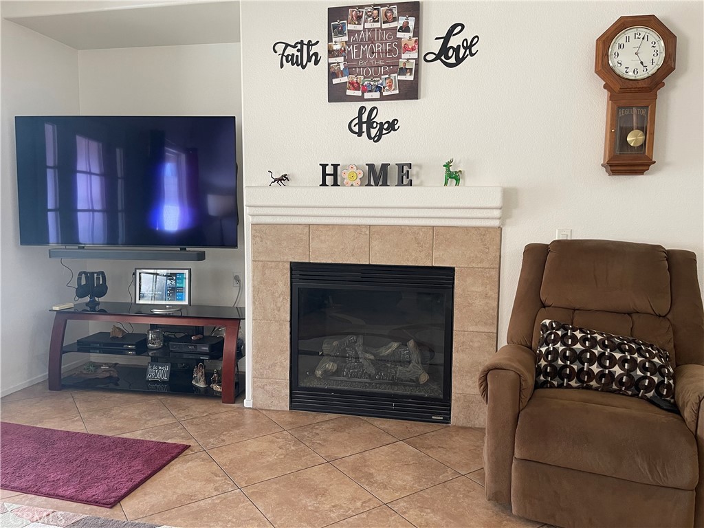 Hemet, California, 92544, United States, 4 Bedrooms Bedrooms, ,1 BathroomBathrooms,Residential,For Sale,1923257
