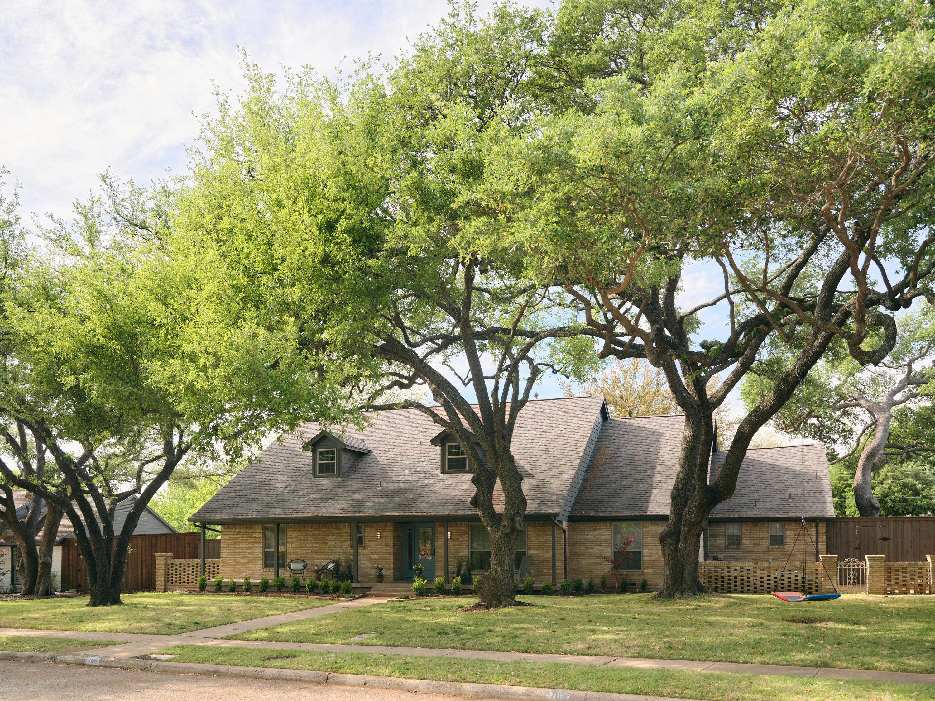  Spacious Home filled with Modern Updates and Original Charm - 物件實景