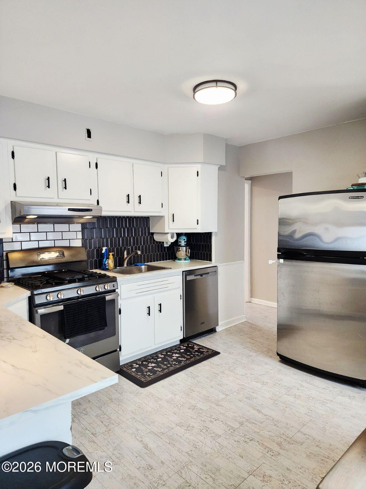 Belford, New Jersey, 07718, United States, 3 Bedrooms Bedrooms, ,2 BathroomsBathrooms,Residential,For Sale,2014823