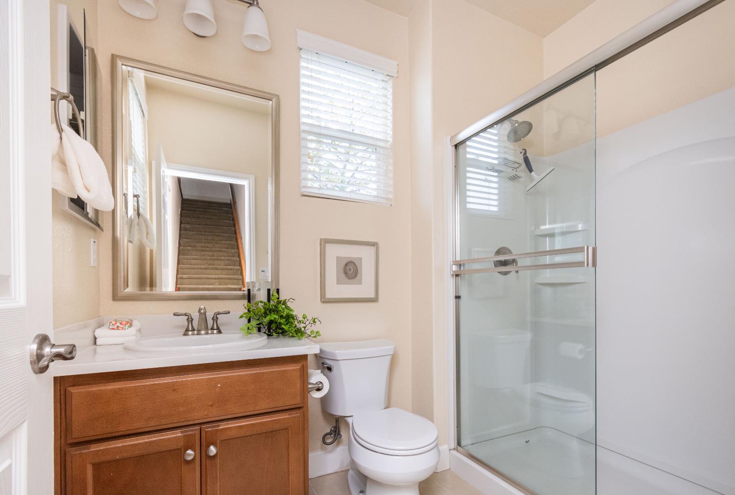 Folsom, California, 95630, United States, 4 Bedrooms Bedrooms, ,3 BathroomsBathrooms,Residential,For Sale,2000807