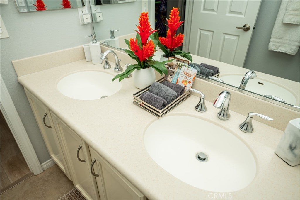 Indio, California, 92203, United States, 5 Bedrooms Bedrooms, ,3 BathroomsBathrooms,Residential,For Sale,1989302