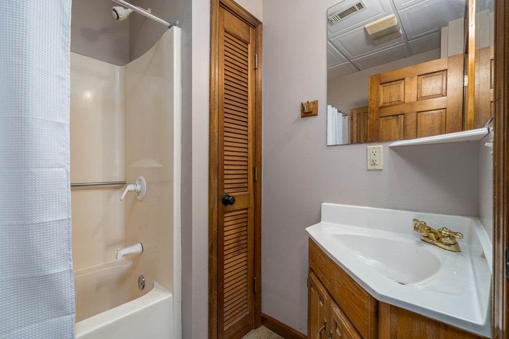 Ellijay, Georgia, 30540, United States, 4 Bedrooms Bedrooms, ,4 BathroomsBathrooms,Residential,For Sale,1858933