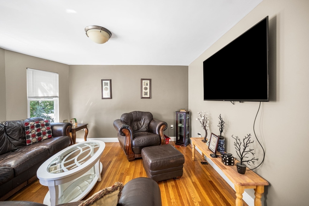 Everett, Massachusetts, 02149, United States, 4 Bedrooms Bedrooms, ,2 BathroomsBathrooms,Residential,For Sale,1890305