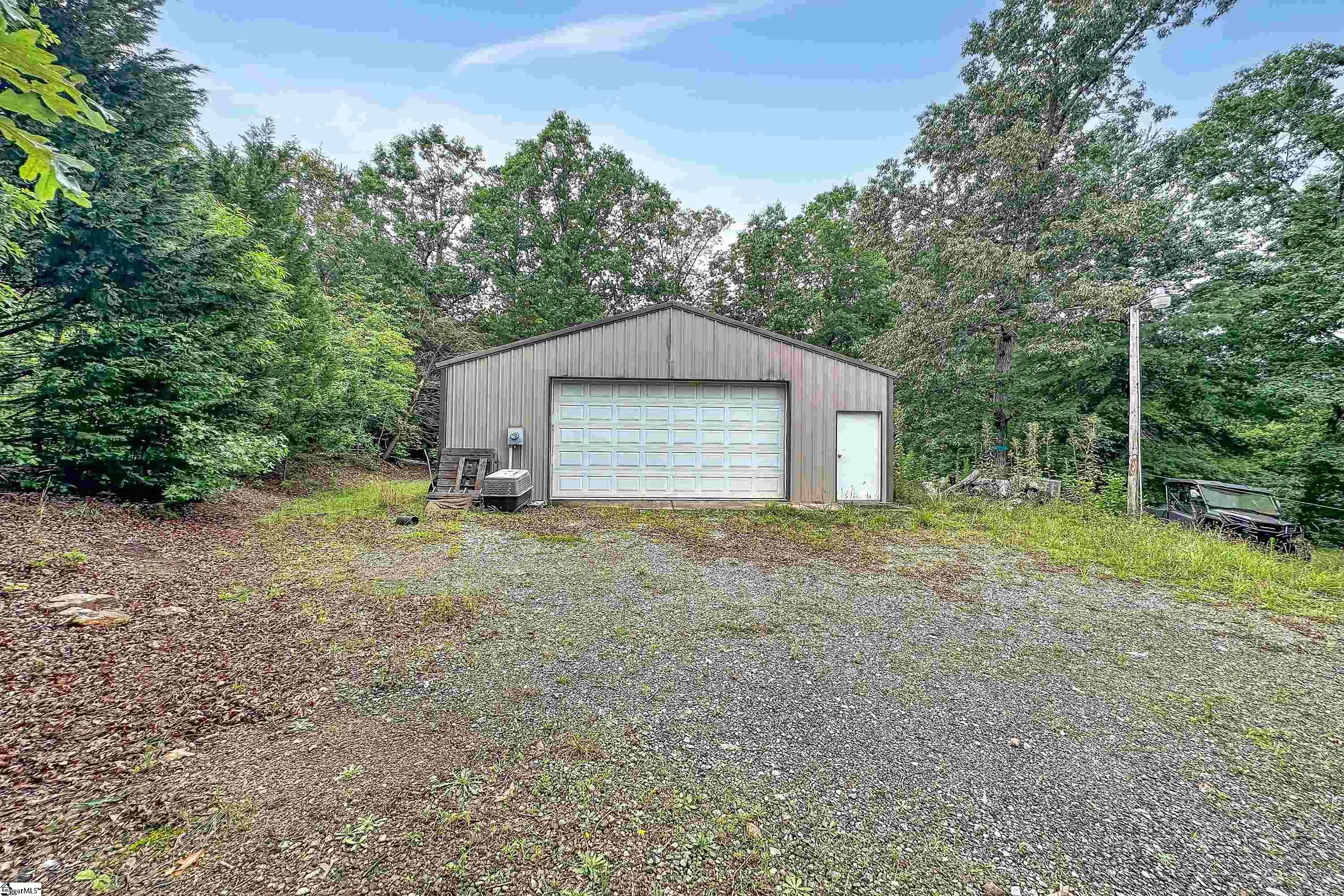 Landrum, South Carolina, 29356, United States, 5 Bedrooms Bedrooms, ,3 BathroomsBathrooms,Residential,For Sale,1868751