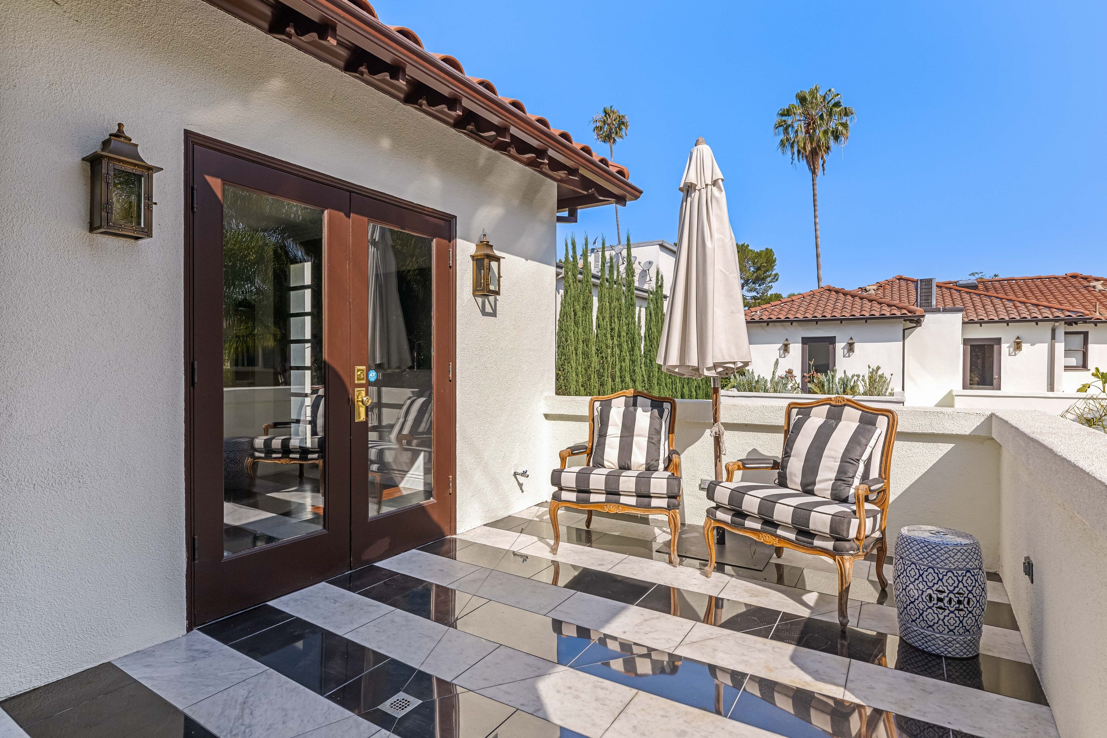  2052 S Hobart Blvd - 物件實景