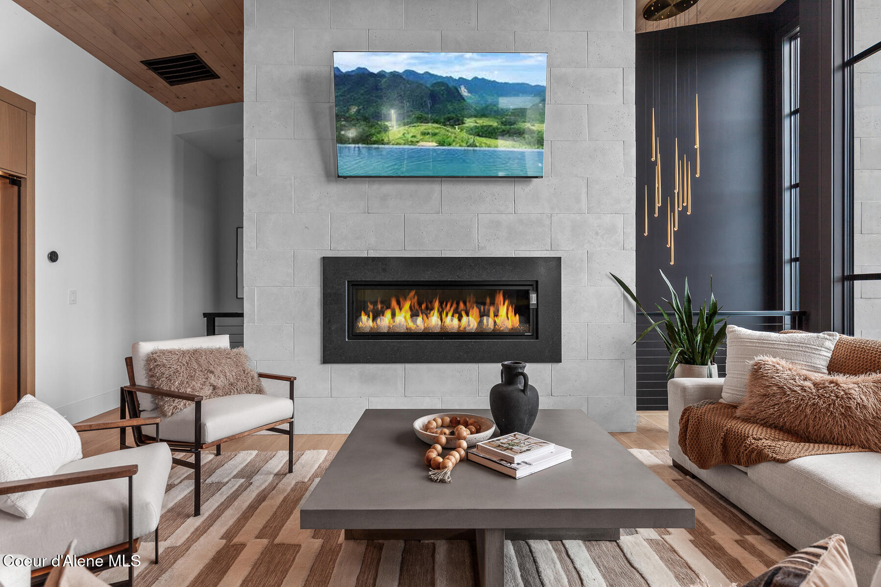 Coeur d'Alene, Idaho, 83814, United States, 5 Bedrooms Bedrooms, ,6 BathroomsBathrooms,Residential,For Sale,1920855