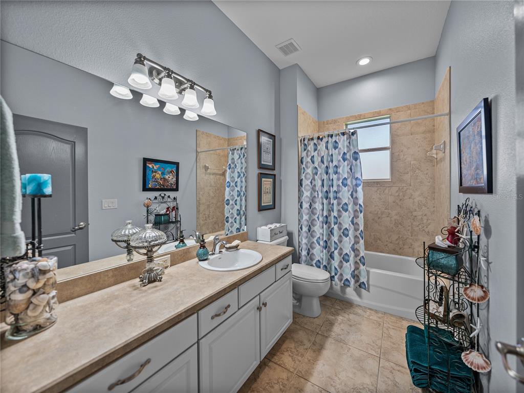 Lakeland, Florida, 33813, United States, 4 Bedrooms Bedrooms, ,3 BathroomsBathrooms,Residential,For Sale,1805132