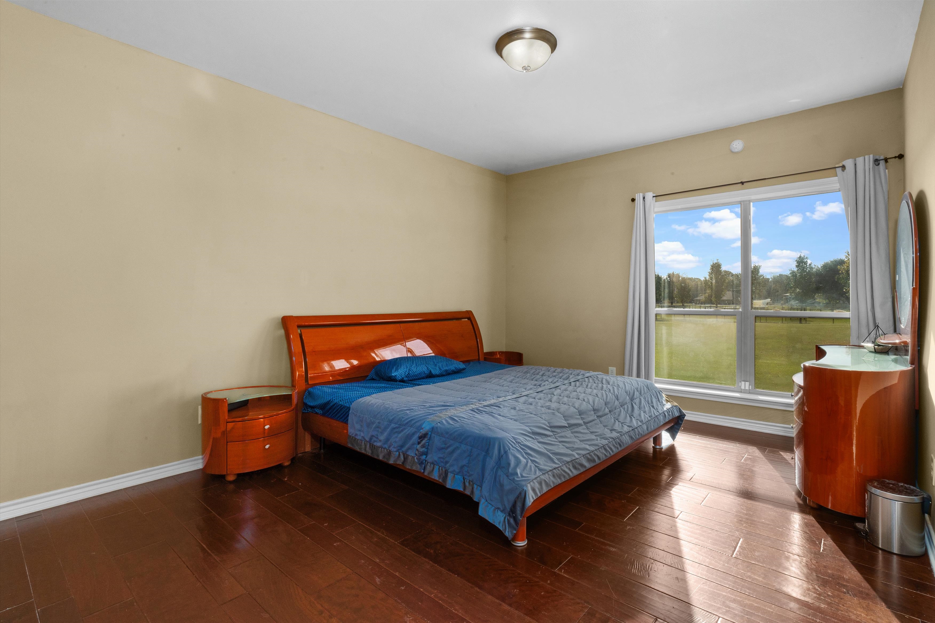 Henderson, Texas, 75654, United States, 5 Bedrooms Bedrooms, ,3 BathroomsBathrooms,Residential,For Sale,1983255