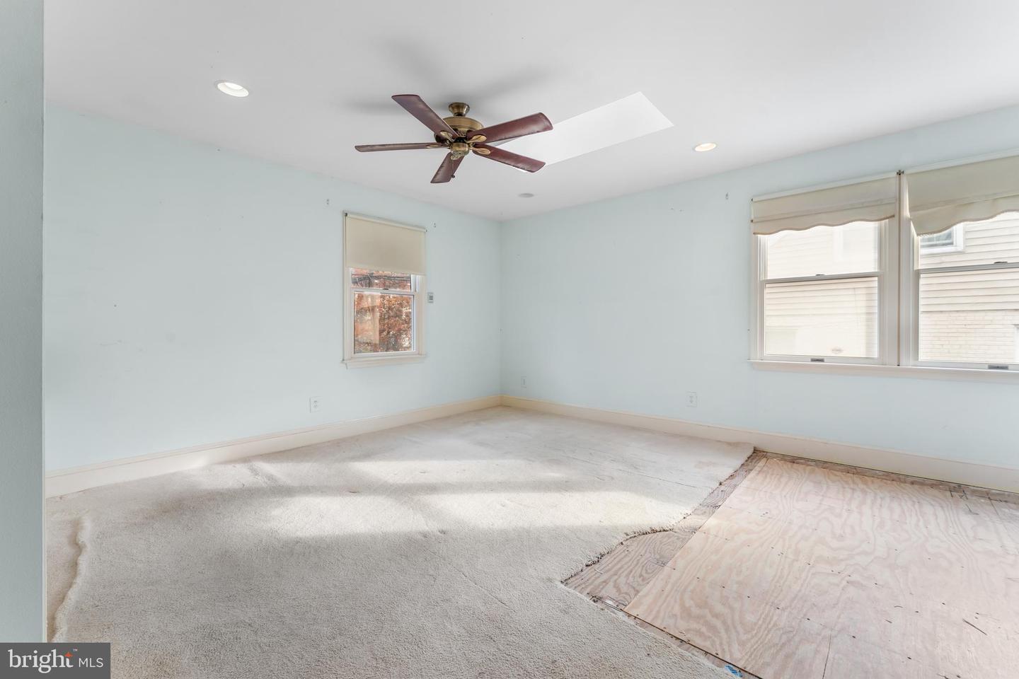 Hyattsville, Maryland, 20781, United States, 3 Bedrooms Bedrooms, ,1 BathroomBathrooms,Residential,For Sale,1998955