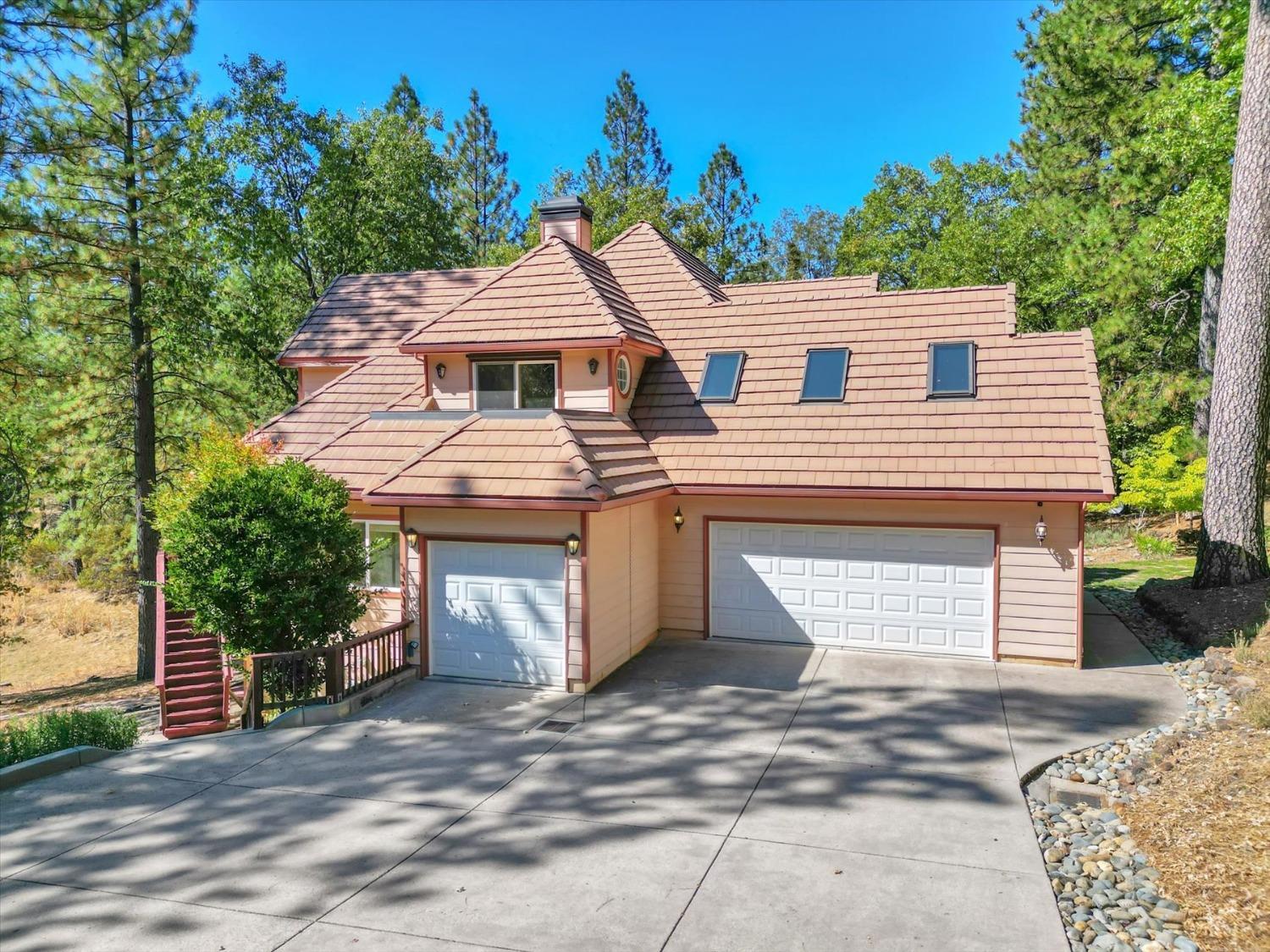 Grass Valley, California, 95945, United States, 4 Bedrooms Bedrooms, ,4 BathroomsBathrooms,Residential,For Sale,1986075