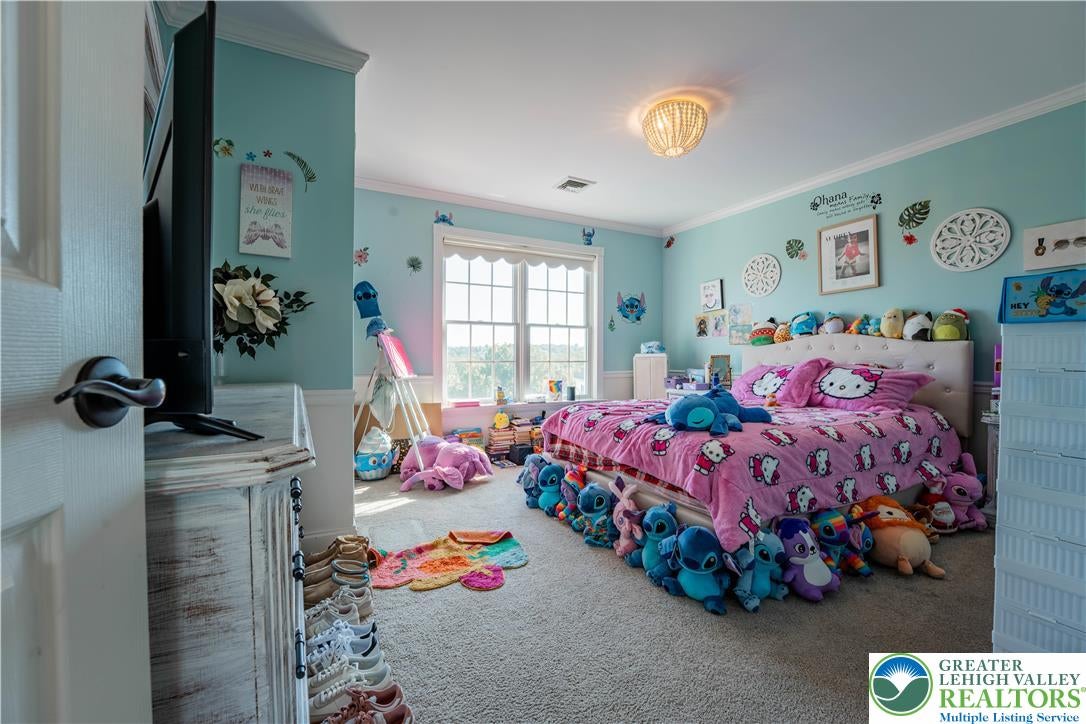 Bushkill Twp, Pennsylvania, 18064, United States, 14 Bedrooms Bedrooms, ,9 BathroomsBathrooms,Residential,For Sale,1903016