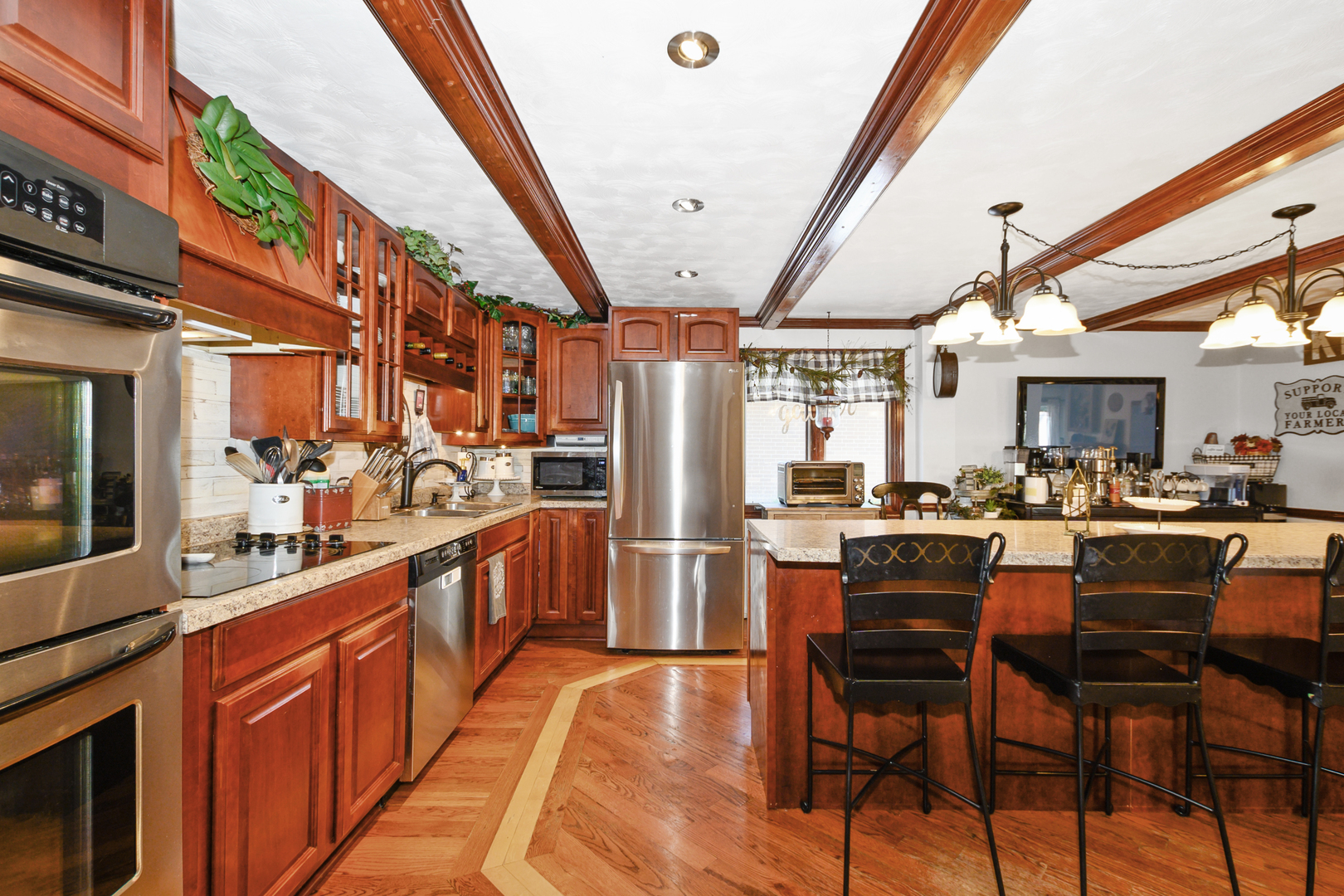 Tinley Park, Illinois, 60487, United States, 6 Bedrooms Bedrooms, ,4 BathroomsBathrooms,Residential,For Sale,1984113