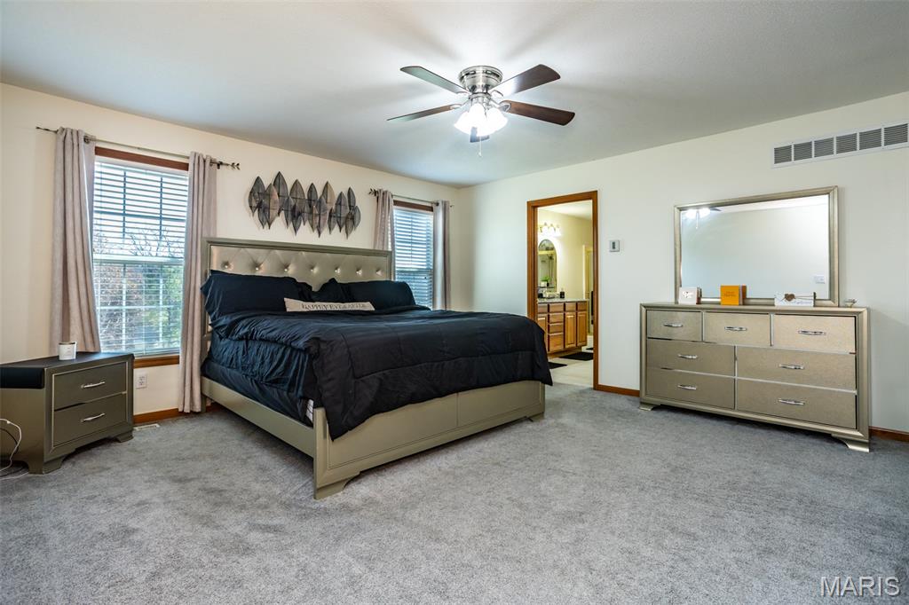 Brighton, Illinois, 62012, United States, 6 Bedrooms Bedrooms, ,4 BathroomsBathrooms,Residential,For Sale,1995743