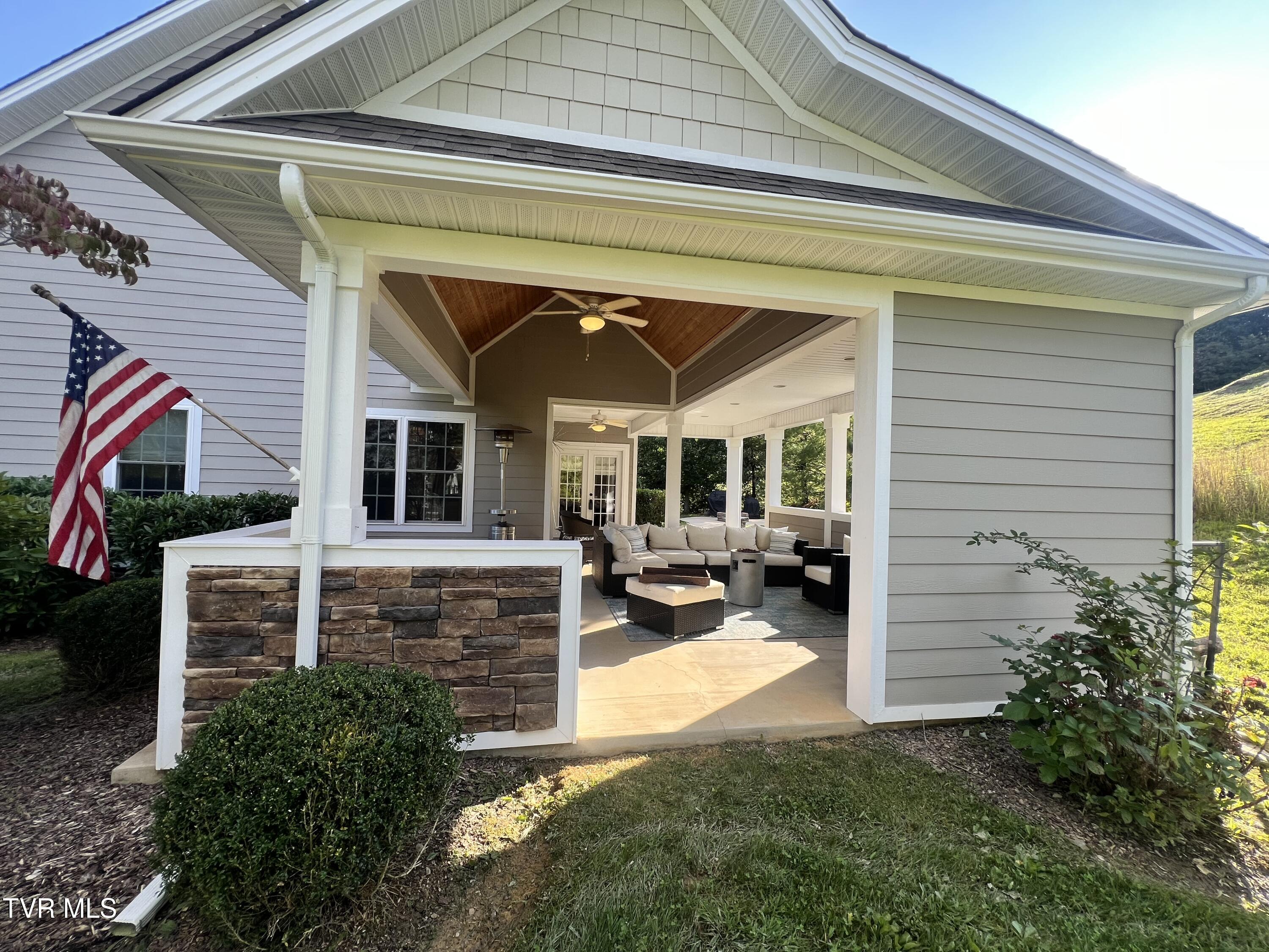 Kingsport, Tennessee, 37664, United States, 4 Bedrooms Bedrooms, ,3 BathroomsBathrooms,Residential,For Sale,1983363