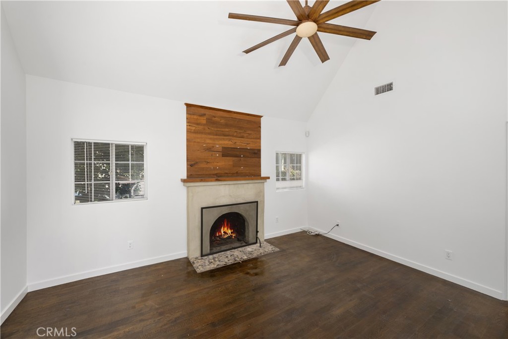 Los Angeles, California, 90034, United States, 3 Bedrooms Bedrooms, ,2 BathroomsBathrooms,Residential,For Sale,1866945