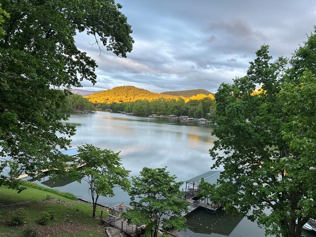Hayesville, North Carolina, 28904, United States, 2 Bedrooms Bedrooms, ,3 BathroomsBathrooms,Residential,For Sale,1928819