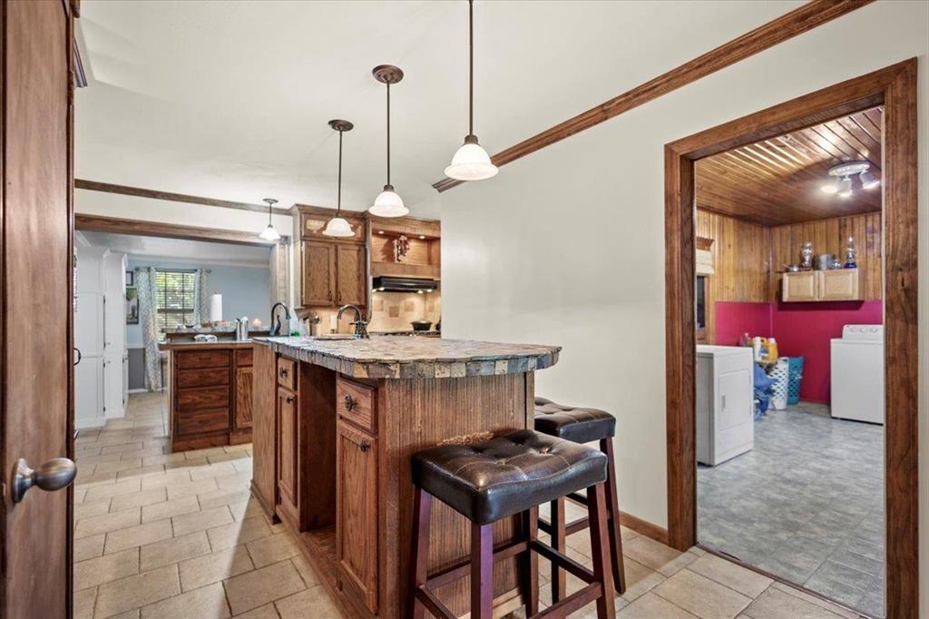 Timpson, Texas, 75975, United States, 3 Bedrooms Bedrooms, ,2 BathroomsBathrooms,Residential,For Sale,2000555