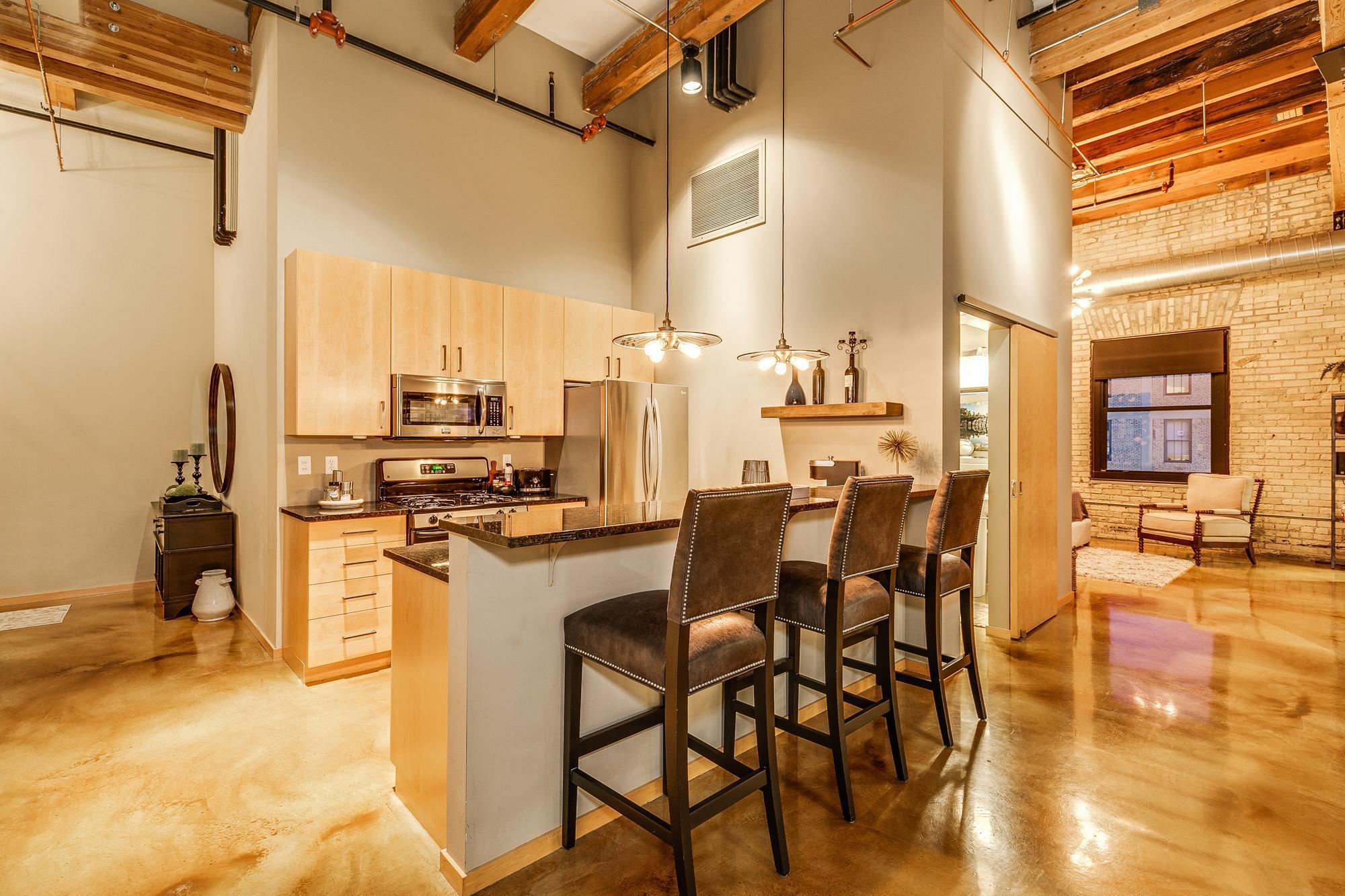 Saint Paul, Minnesota, 55101, United States, 2 Bedrooms Bedrooms, ,1 BathroomBathrooms,Residential,For Sale,1794377