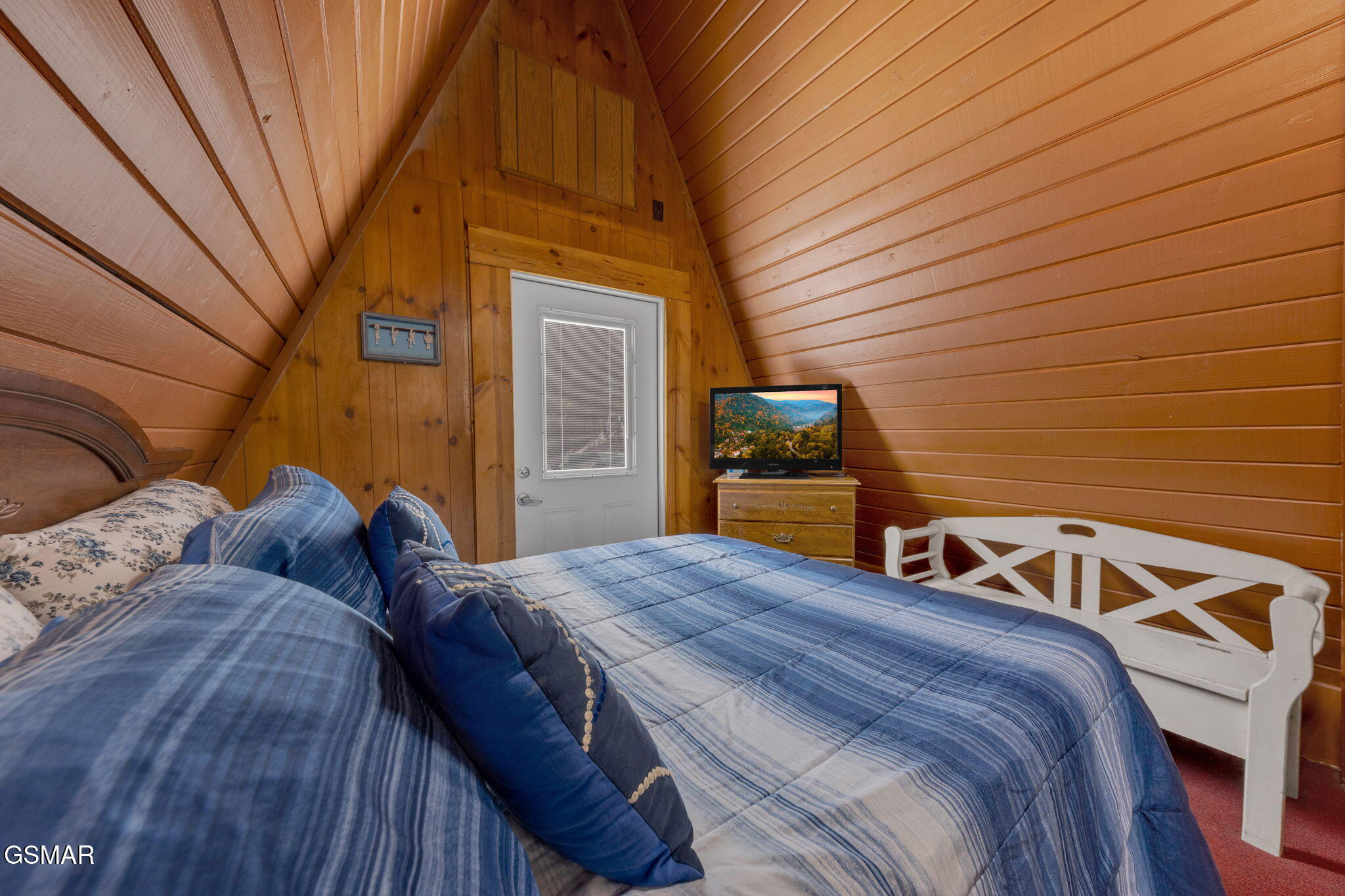 Gatlinburg, Tennessee, 37738, United States, 2 Bedrooms Bedrooms, ,2 BathroomsBathrooms,Residential,For Sale,1979634