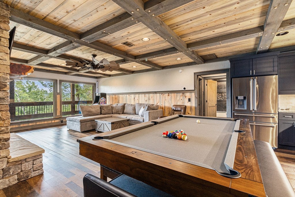 Ellijay, Georgia, 30540, United States, 5 Bedrooms Bedrooms, ,5 BathroomsBathrooms,Residential,For Sale,1952565