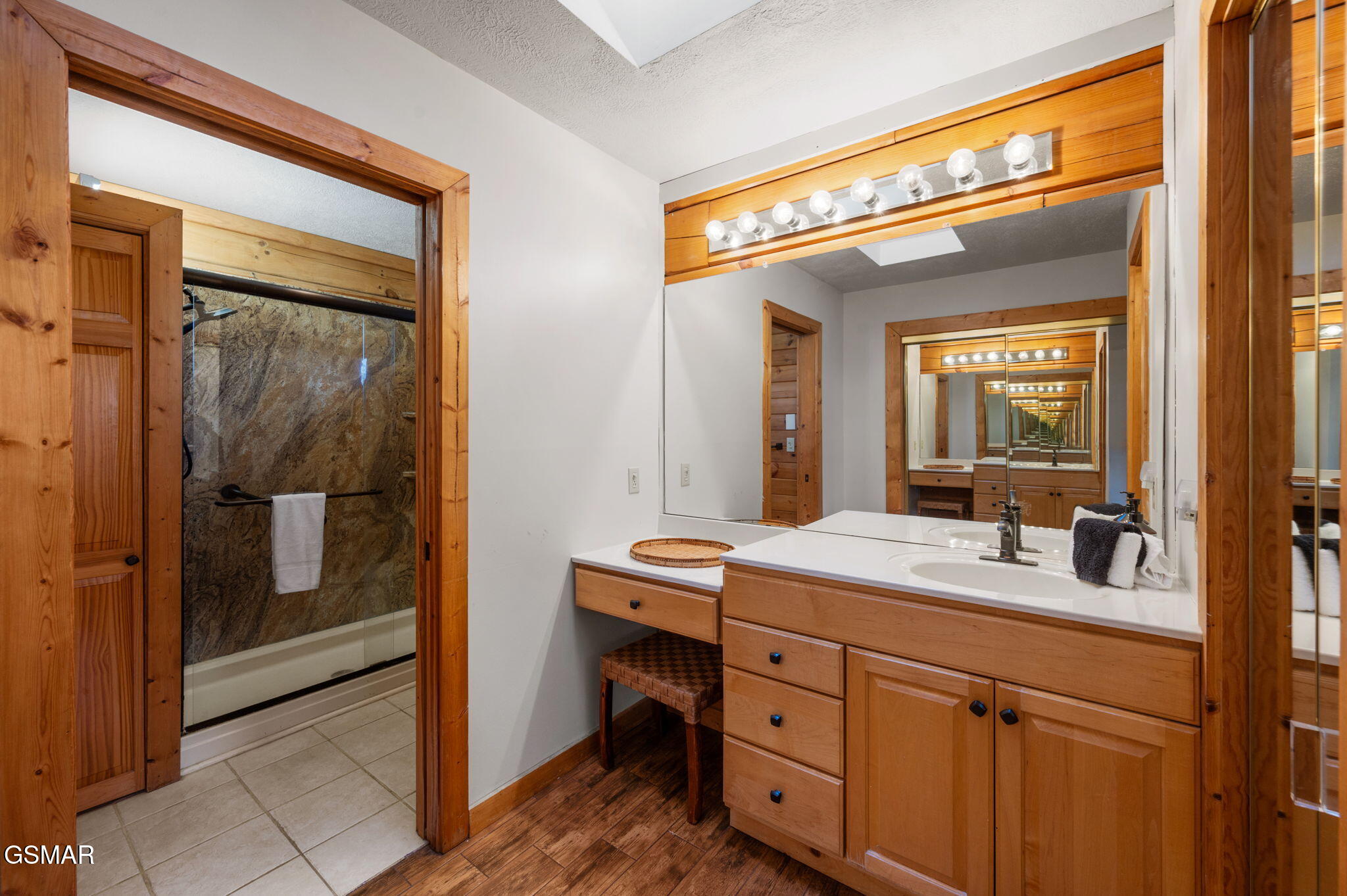 Gatlinburg, Tennessee, 37738, United States, 3 Bedrooms Bedrooms, ,3 BathroomsBathrooms,Residential,For Sale,1977733